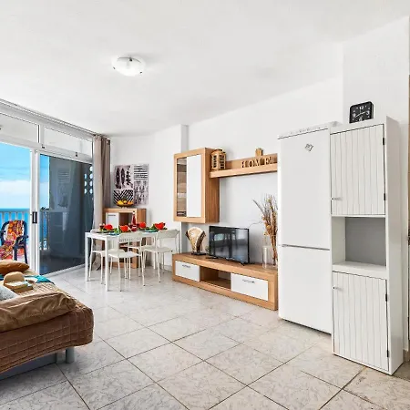 شقة M10 Sea View Apartment Las Americas, Pool, Wifi *