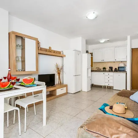 M10 Sea View Apartment Las Americas, Pool, Wifi